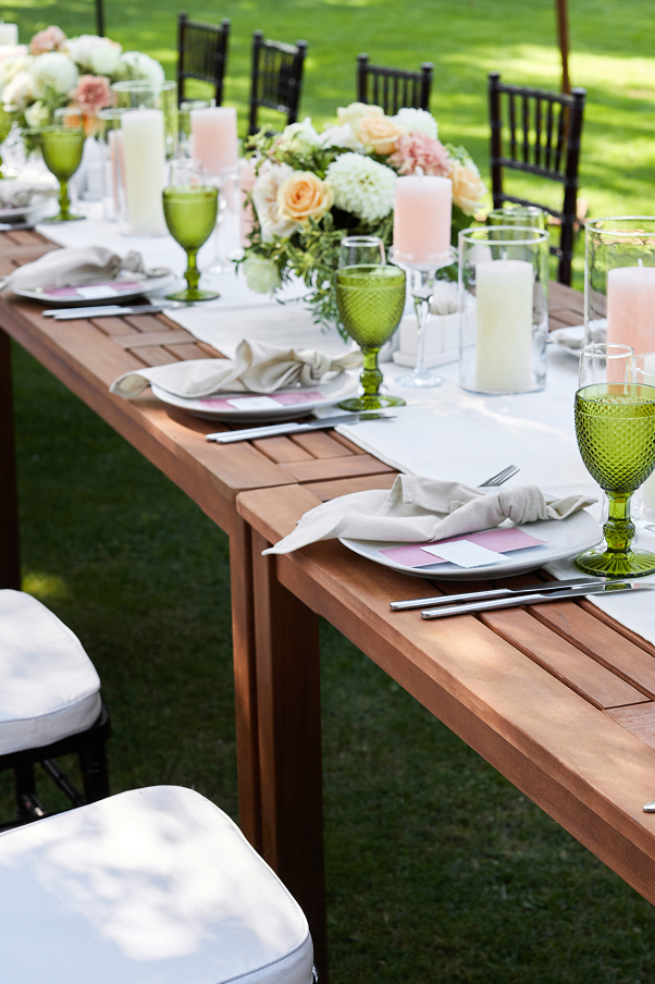 Outdoor event table setup